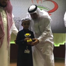 تعليم الطائف يكرم مجموعة من حراس و حارسات المدارس لتميزهم