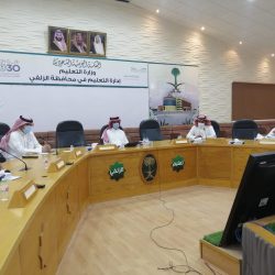 مبادرة مميزة من ابتدائية الملك فهد بتعليم الزلفي تحت شعار ( نعود بحذر )