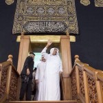 إدارة الأمن والسلامة المدرسية تقدم التهنئة للزميلين الشراري و الغامدي بمناسبة عودتهما إلى أرض الوطن