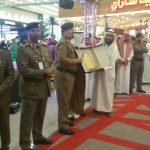محافظ الطائف يزور ركن الإدارة العامة للتعليم بمحافظة الطائف في معرض اليوم العالمي للدفاع المدني تحت شعار”يدا بيد للوقاية من المخاطر “